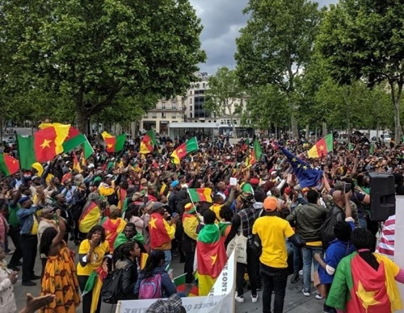 cameroun_-_sejour_du_couple_p_983604893_une_manifestation_des_camerounais_de_la_diaspora_en_france